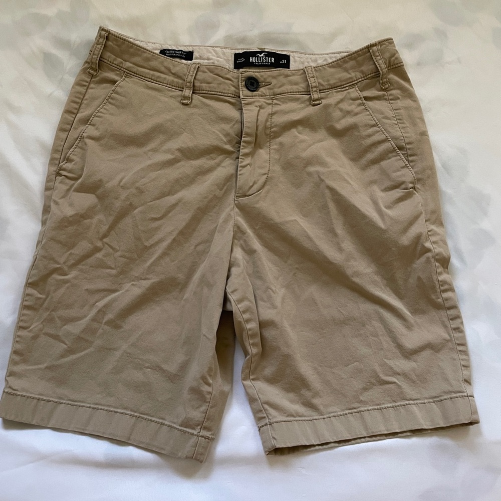 Holister khaki shorts